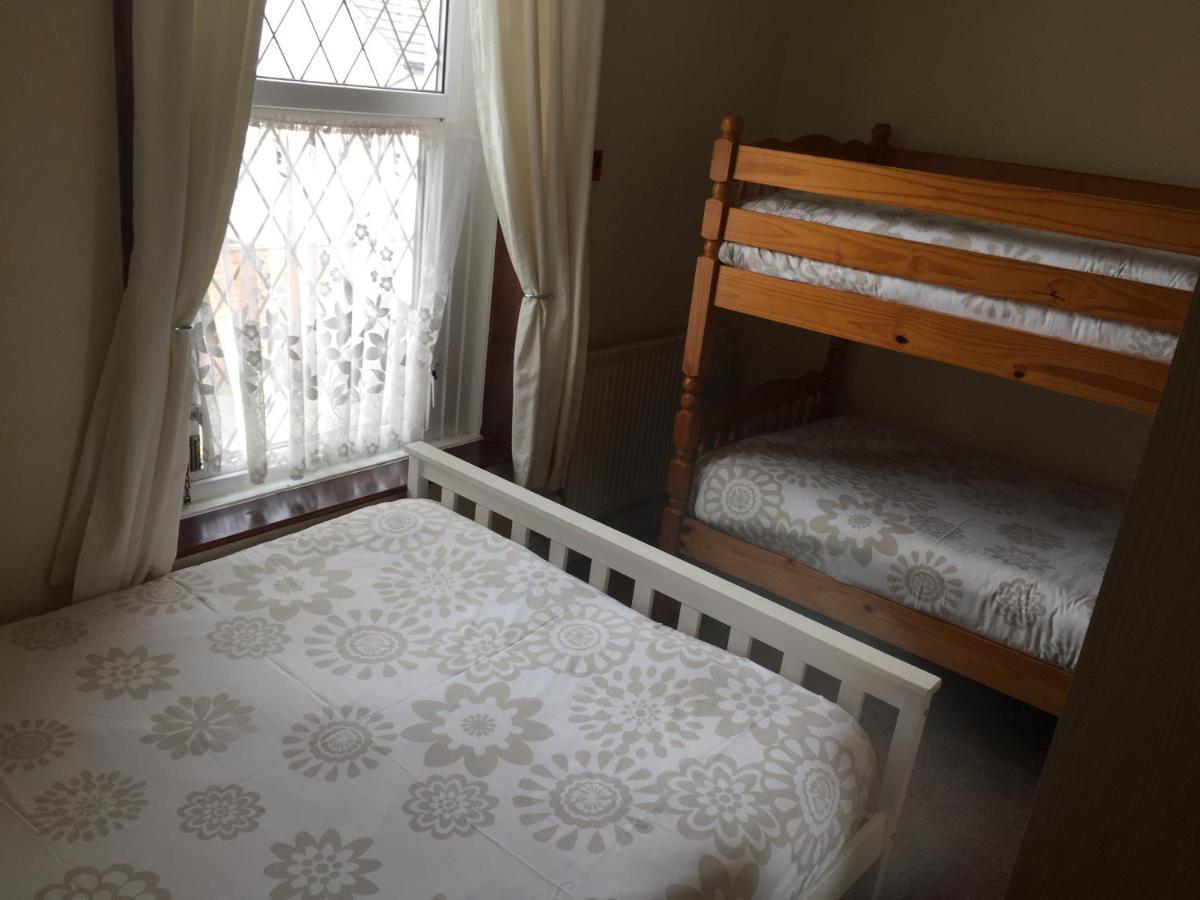 Phillips Apartments Блекпул Екстериор снимка