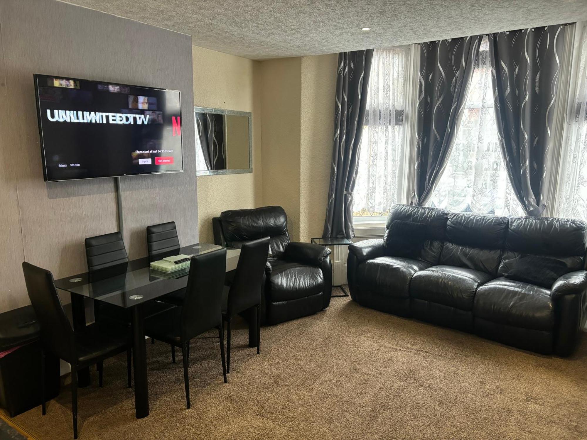 Phillips Apartments Блекпул Екстериор снимка