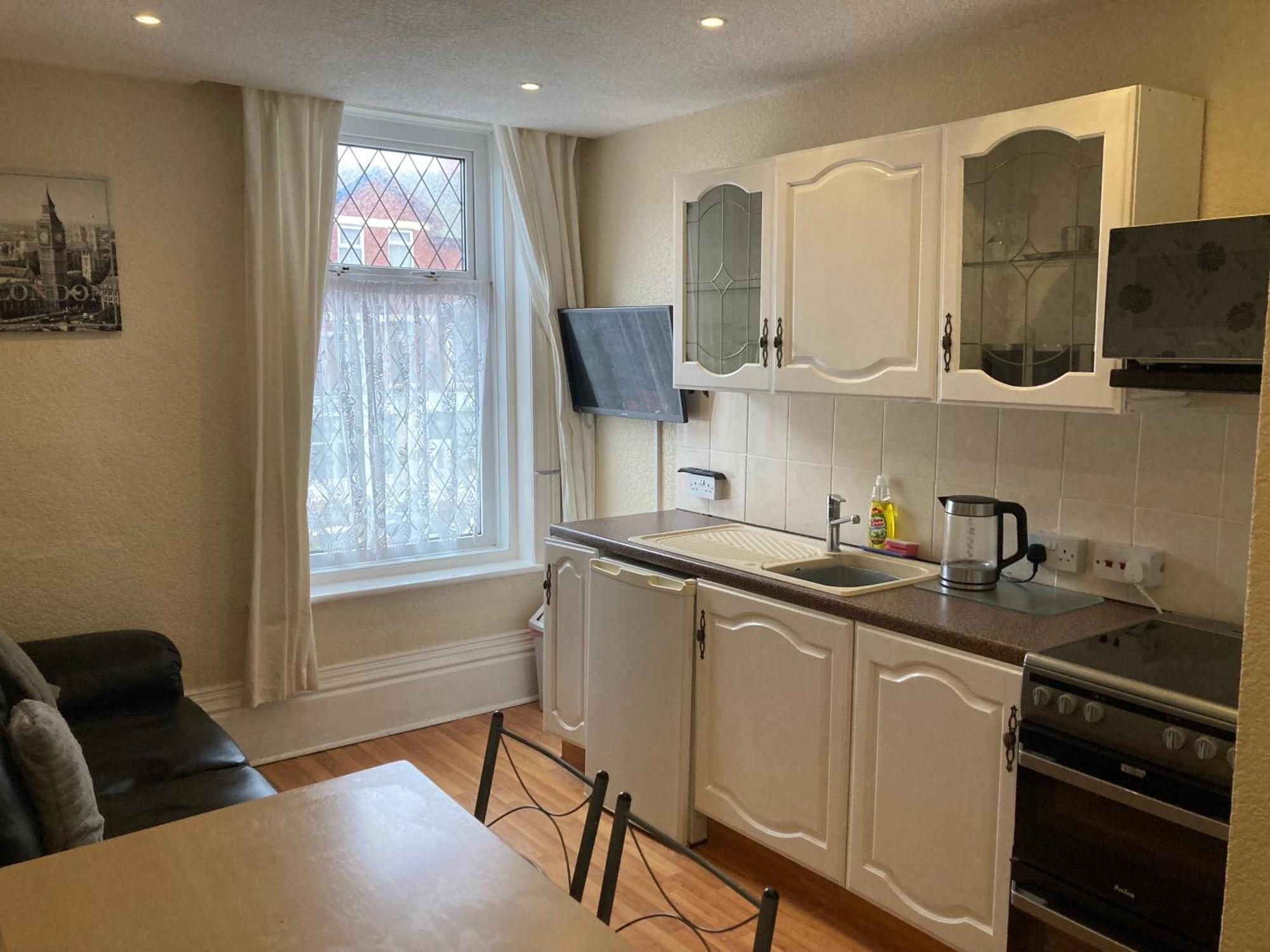 Phillips Apartments Блекпул Екстериор снимка