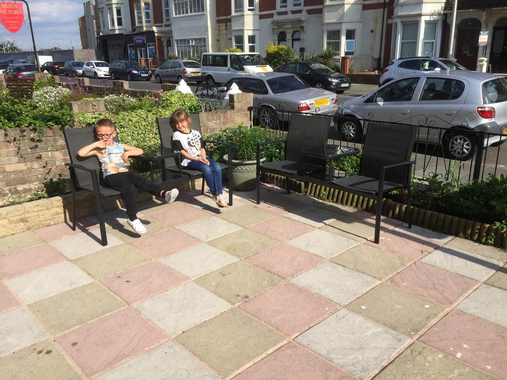Phillips Apartments Блекпул Екстериор снимка
